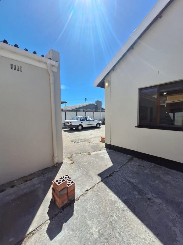 3 Bedroom Property for Sale in Kensington Western Cape